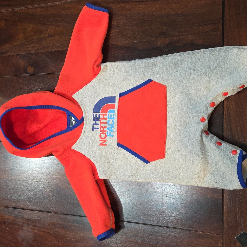 The North Face Baby Hooded Onesie Red and Gray 0-3 Months